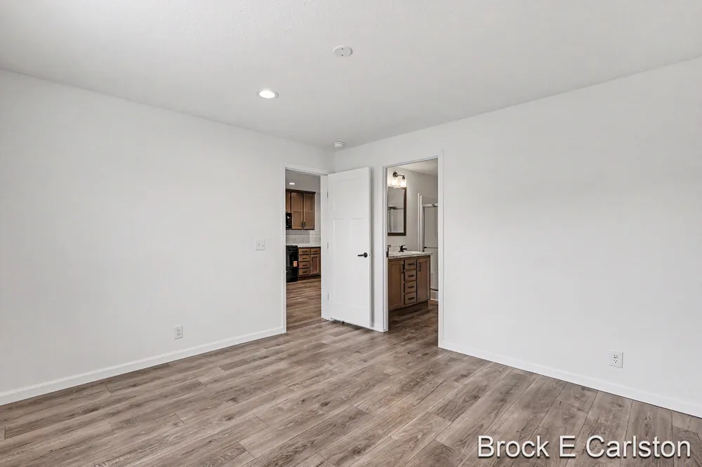 1283 E Ellis Road #28 Norton Shores City, MI 49441