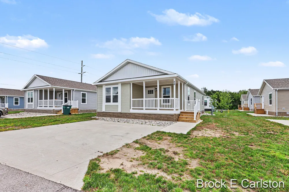 1283 E Ellis Road #28 Norton Shores City, MI 49441