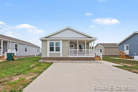 1283 E Ellis Road #28