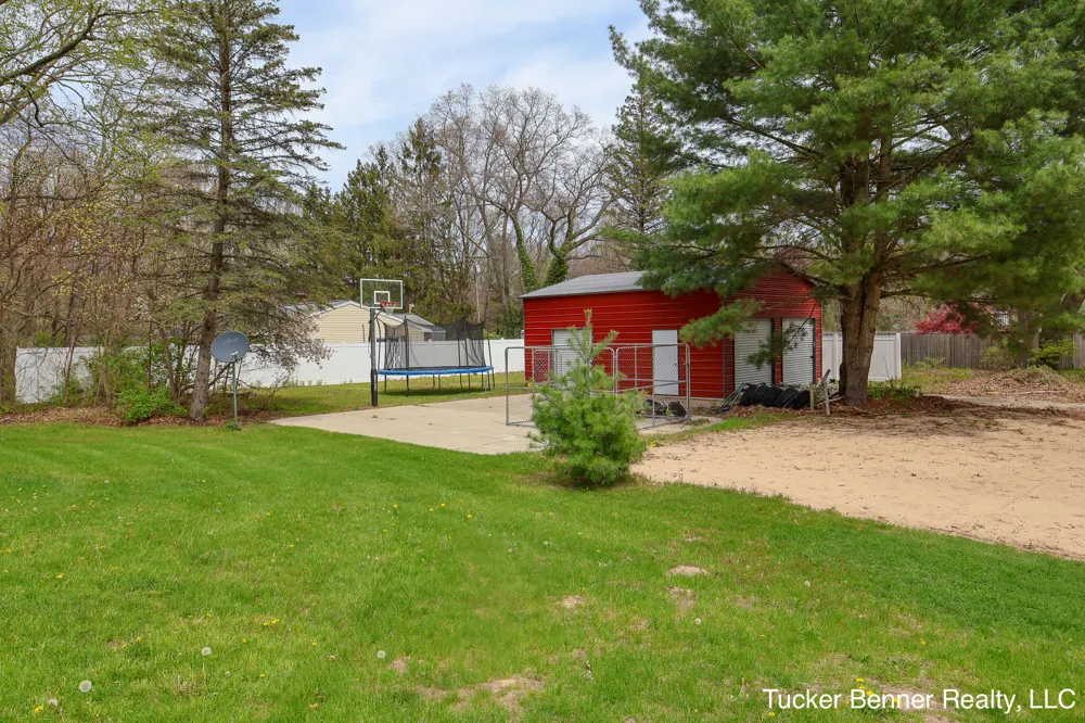 4122 Duck Lake Road Fruitland Township, MI 49461