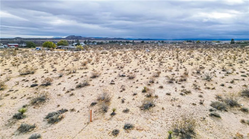 1260 Sage Landers, CA 92285