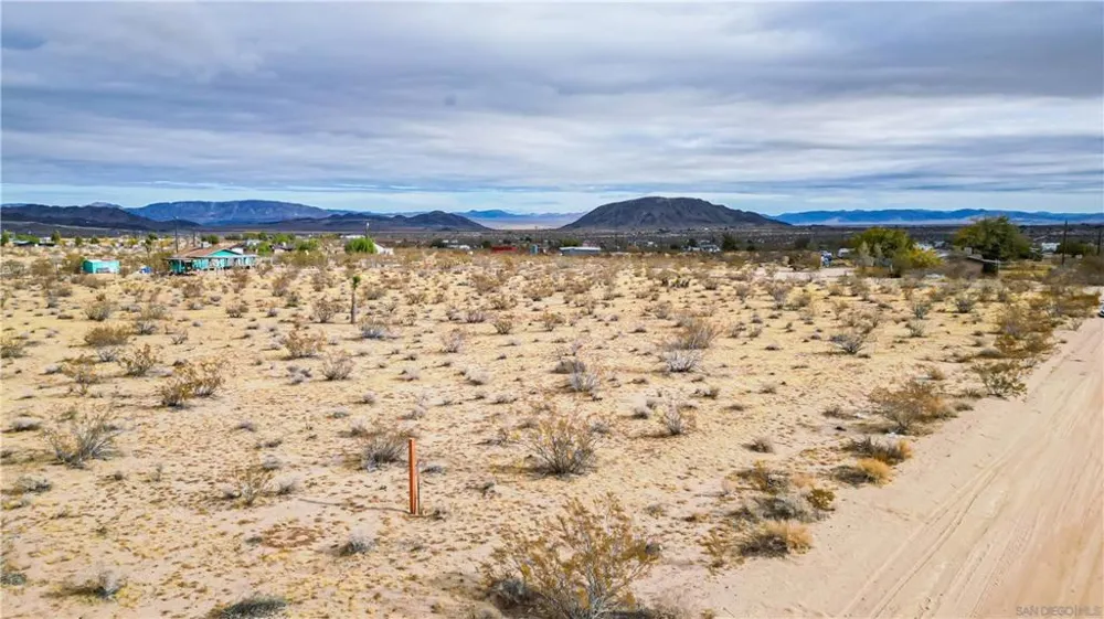 1260 Sage Landers, CA 92285