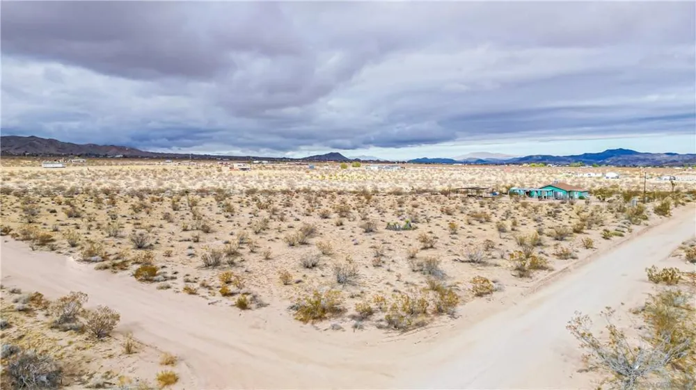 1260 Sage Landers, CA 92285