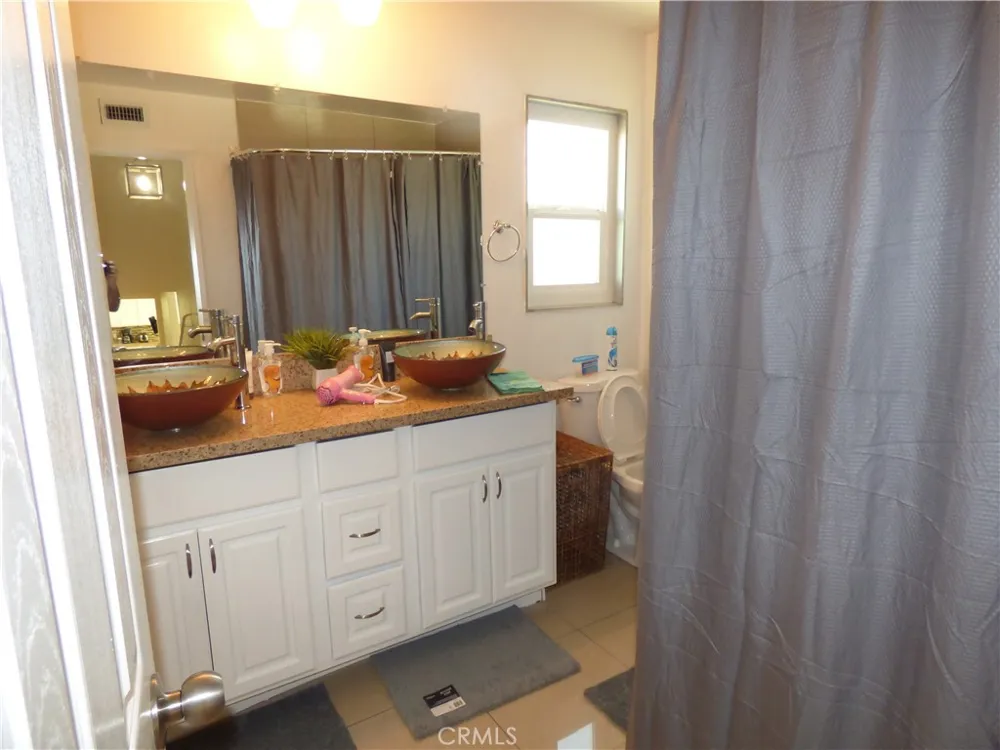 5650 Lake Lindero Agoura Hills, CA 91301