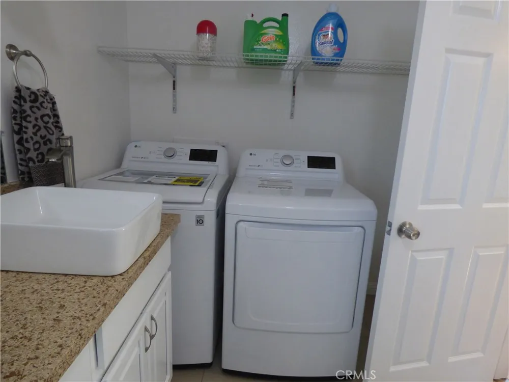 5650 Lake Lindero Agoura Hills, CA 91301