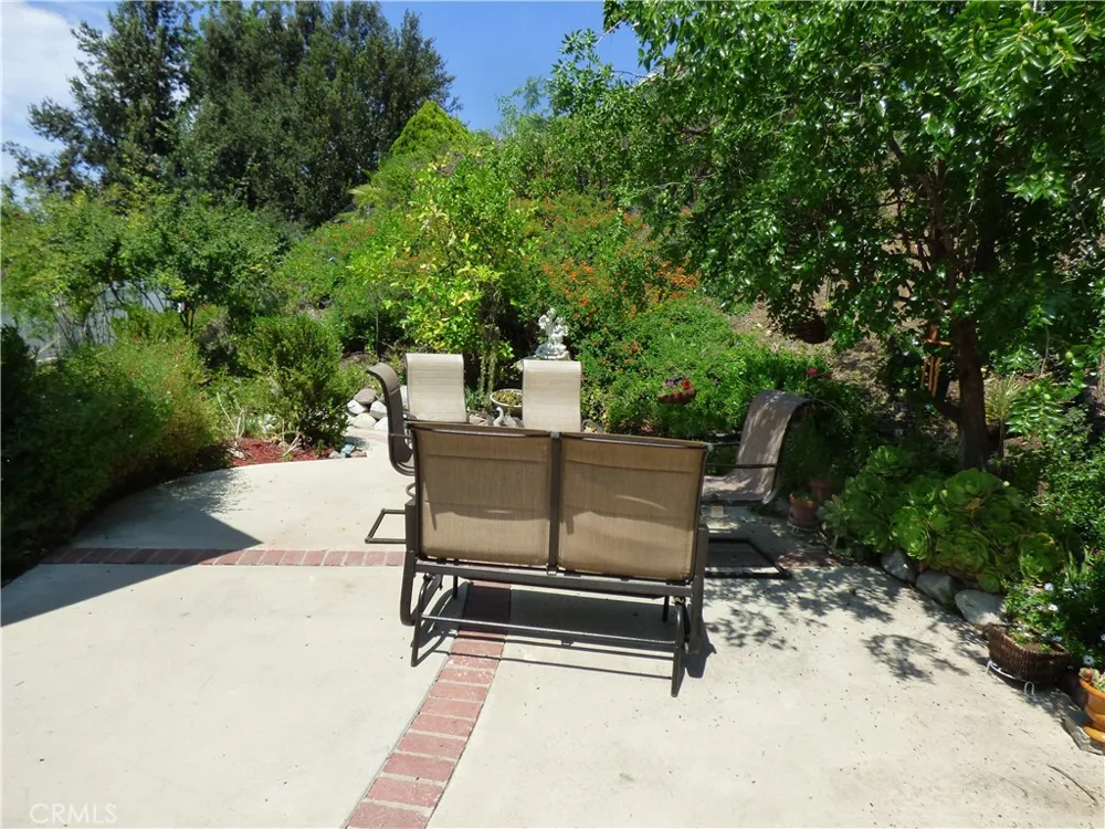 5650 Lake Lindero Agoura Hills, CA 91301