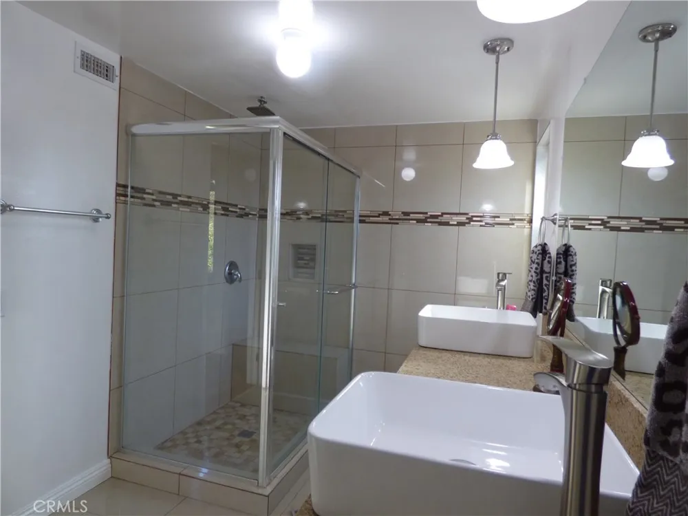 5650 Lake Lindero Agoura Hills, CA 91301