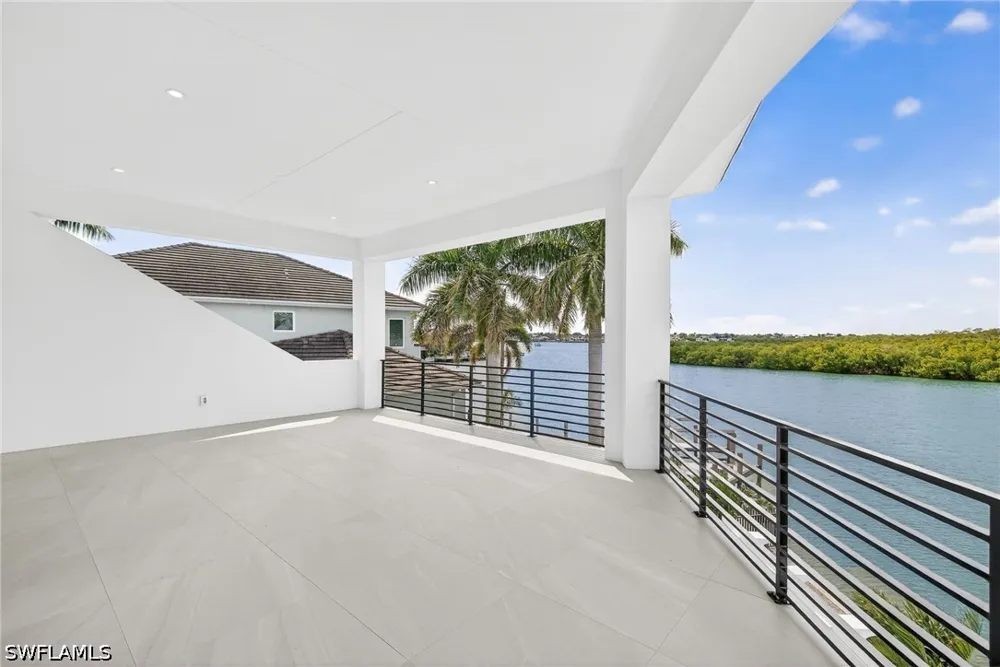 Hull Court Marco Island, FL 34145