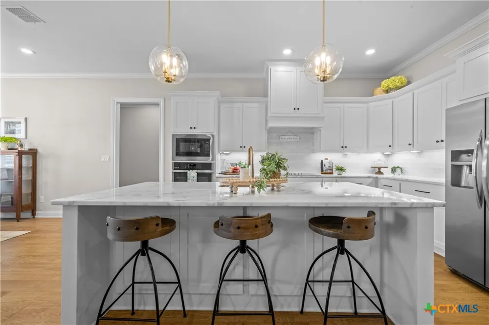 932 Gallant Fox Road Hewitt, TX 76643
