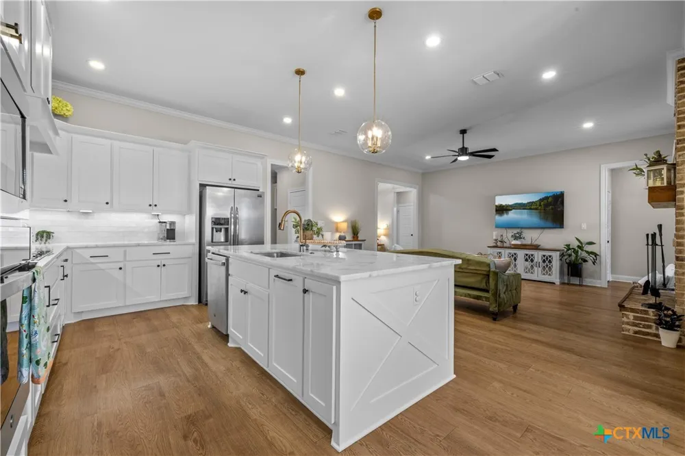 932 Gallant Fox Road Hewitt, TX 76643