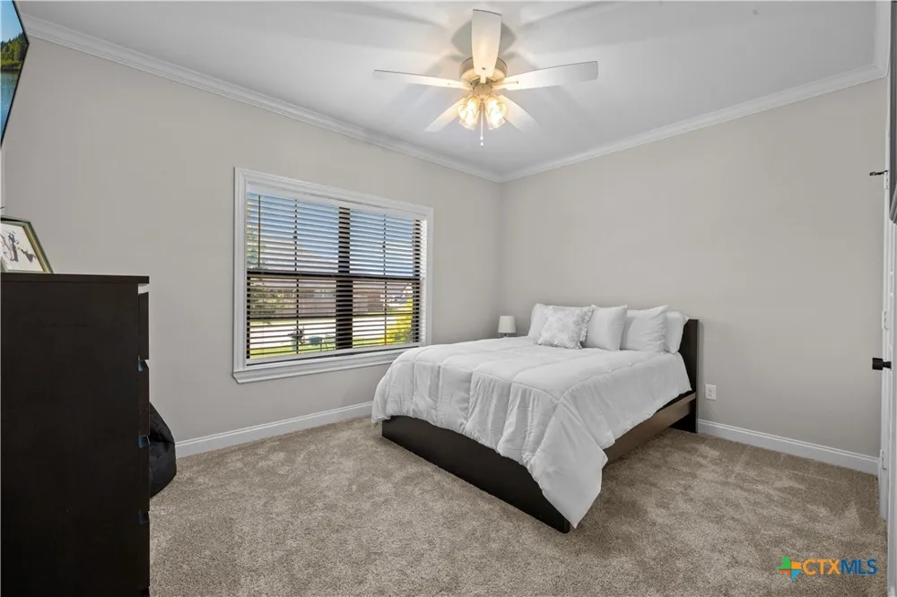 932 Gallant Fox Road Hewitt, TX 76643