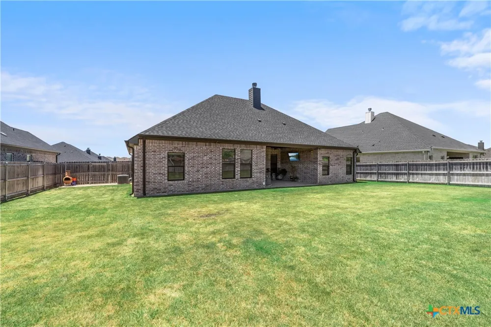 932 Gallant Fox Road Hewitt, TX 76643