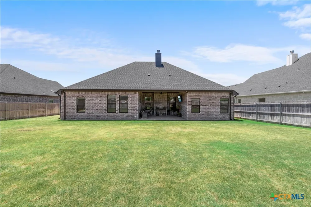 932 Gallant Fox Road Hewitt, TX 76643