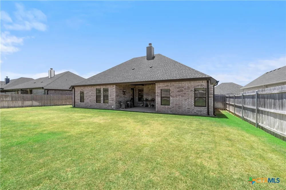 932 Gallant Fox Road Hewitt, TX 76643