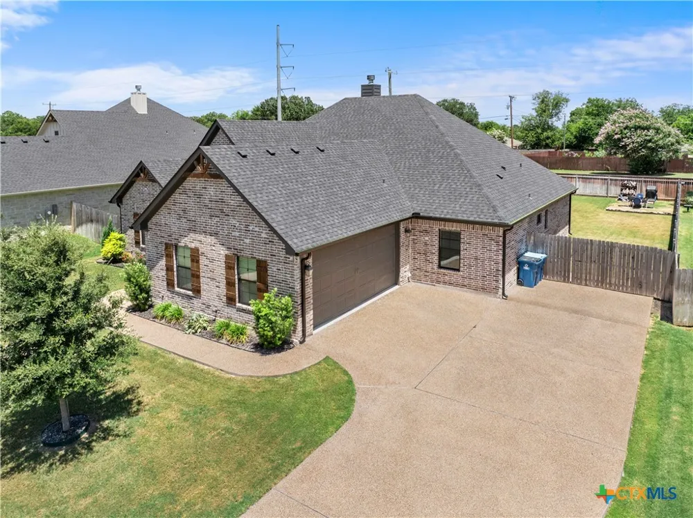 932 Gallant Fox Road Hewitt, TX 76643