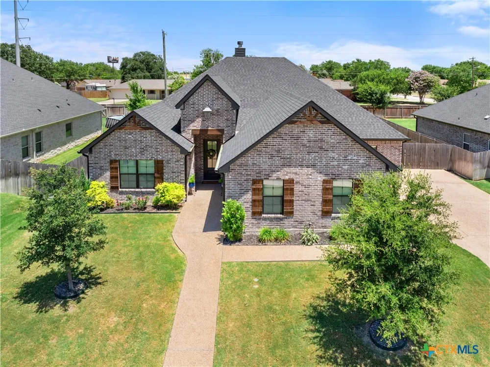 932 Gallant Fox Road Hewitt, TX 76643