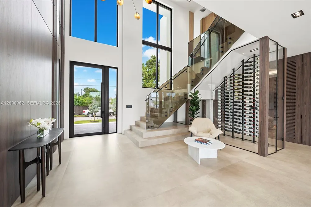 2380 NE 196th St Miami, FL 33180