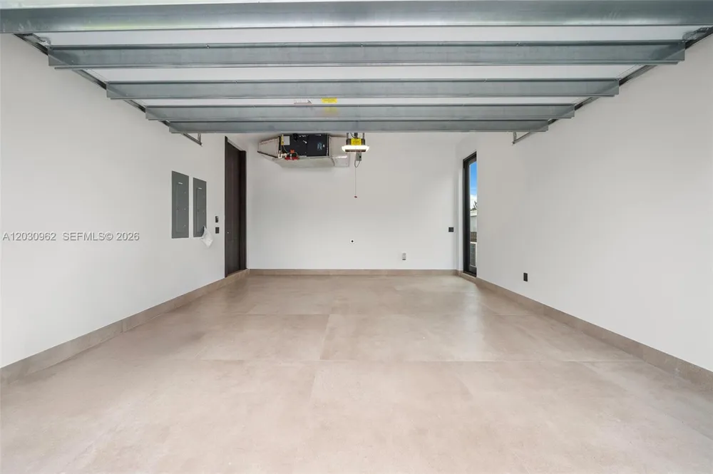 2380 NE 196th St Miami, FL 33180