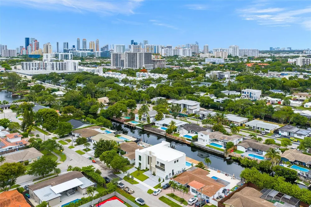 2380 NE 196th St Miami, FL 33180