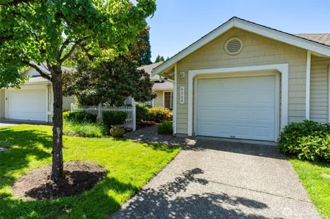 4304 S 220th Place