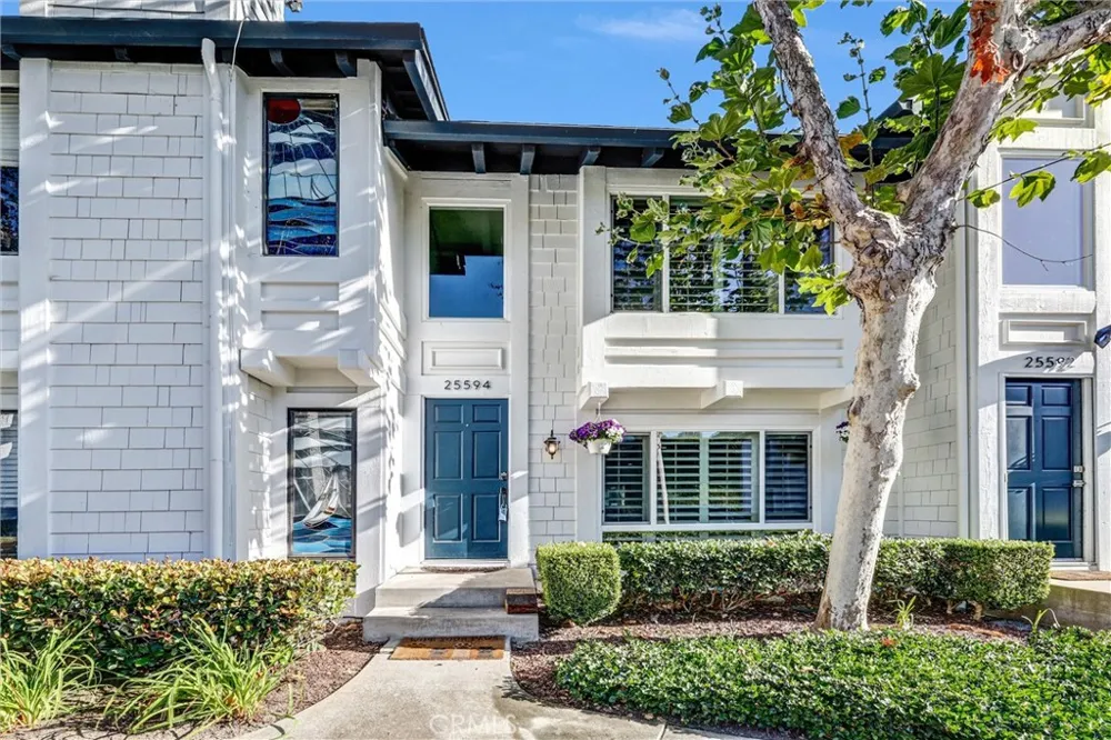 25594 Paseo La Cresta Laguna Niguel, CA 92677