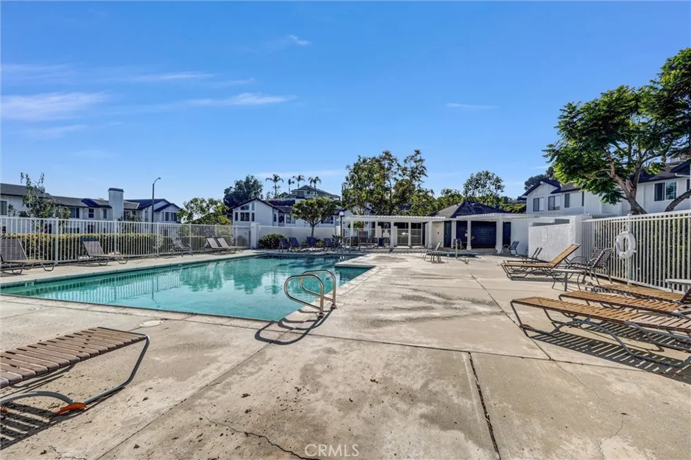 25594 Paseo La Cresta Laguna Niguel, CA 92677