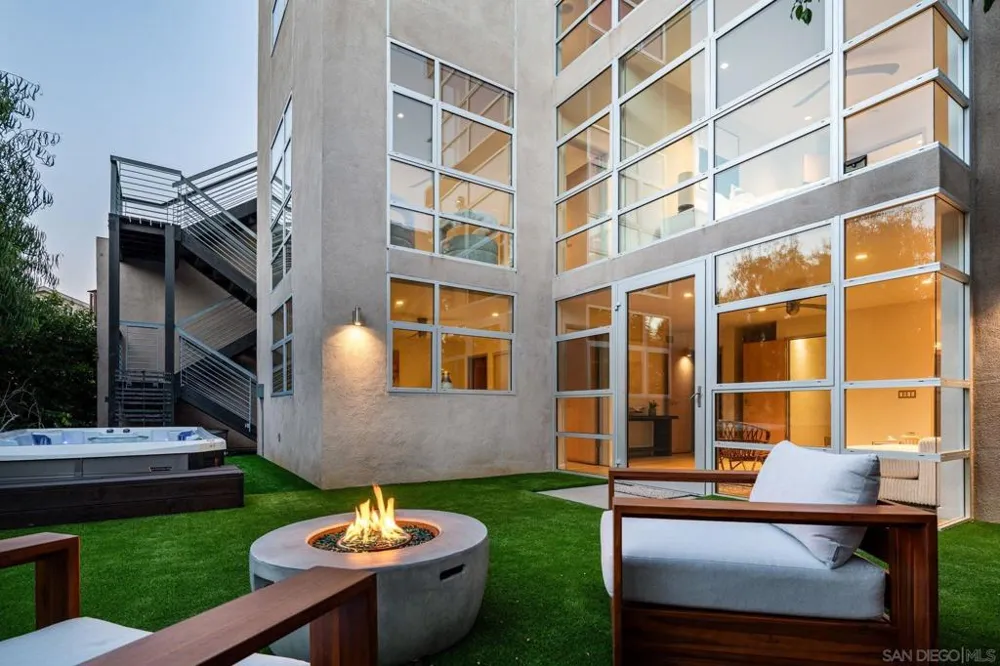 2144 Cordero Rd Del Mar, CA 92014