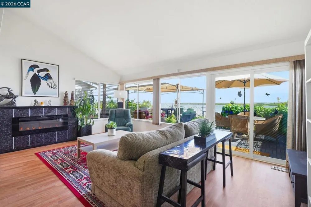 46 Edgewater Pl Pittsburg, CA 94565