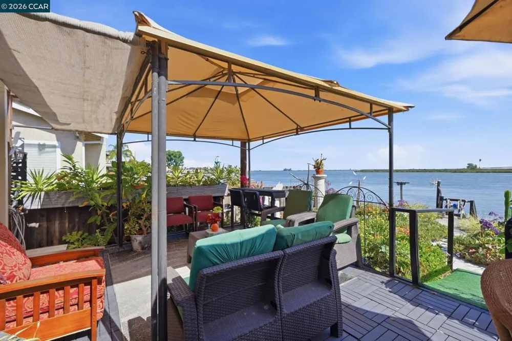 46 Edgewater Pl Pittsburg, CA 94565