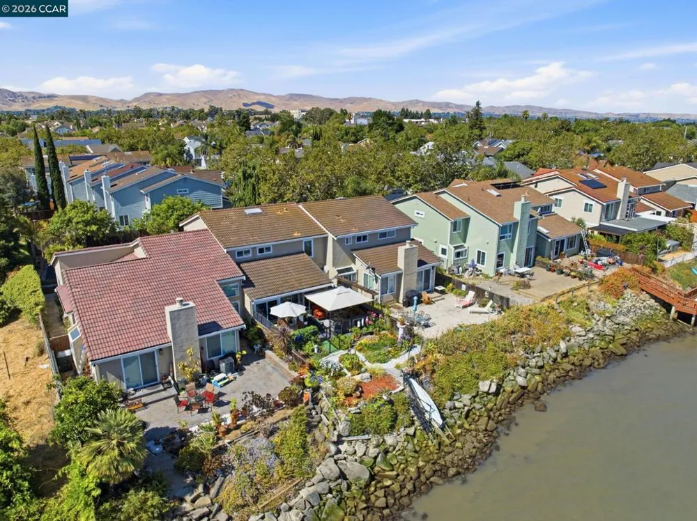 46 Edgewater Pl Pittsburg, CA 94565
