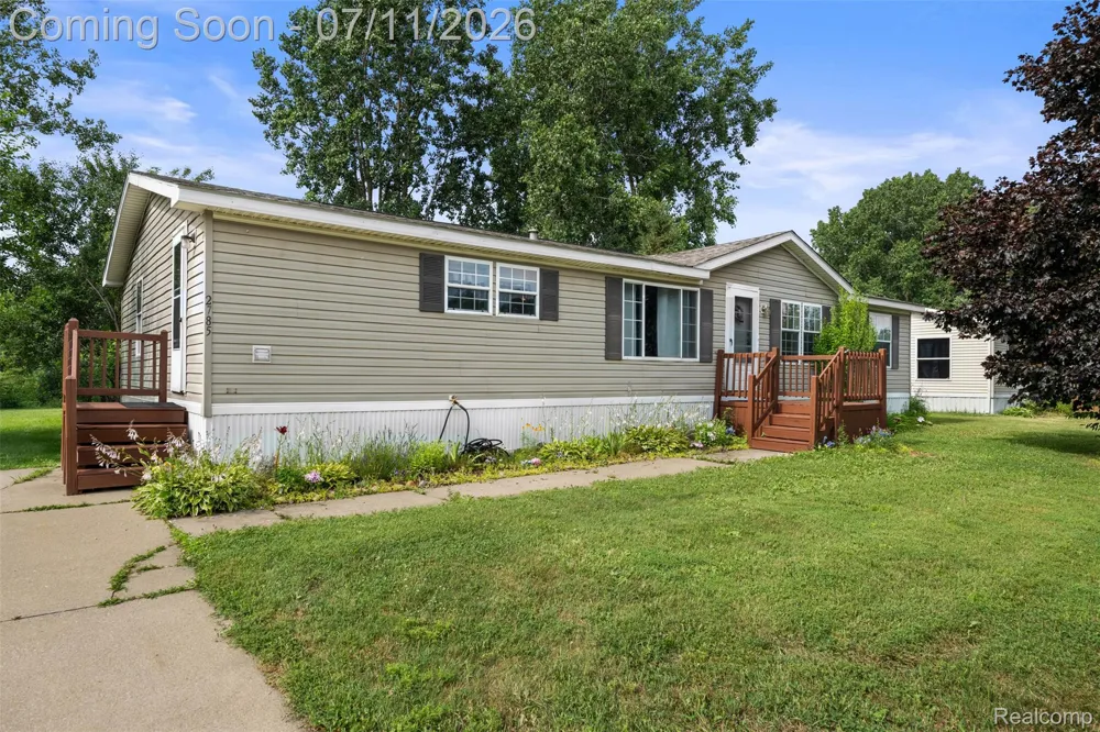 2785 Mulberry Dr Clarkston City, MI 48348