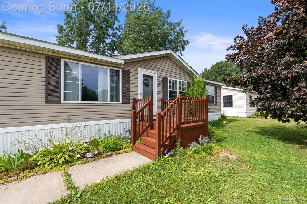 2785 Mulberry Dr Clarkston City, MI 48348