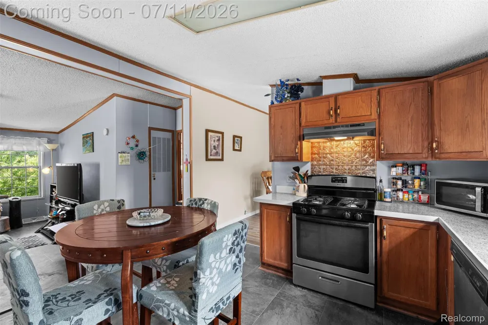 2785 Mulberry Dr Clarkston City, MI 48348