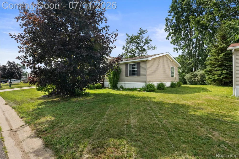 2785 Mulberry Dr Clarkston City, MI 48348