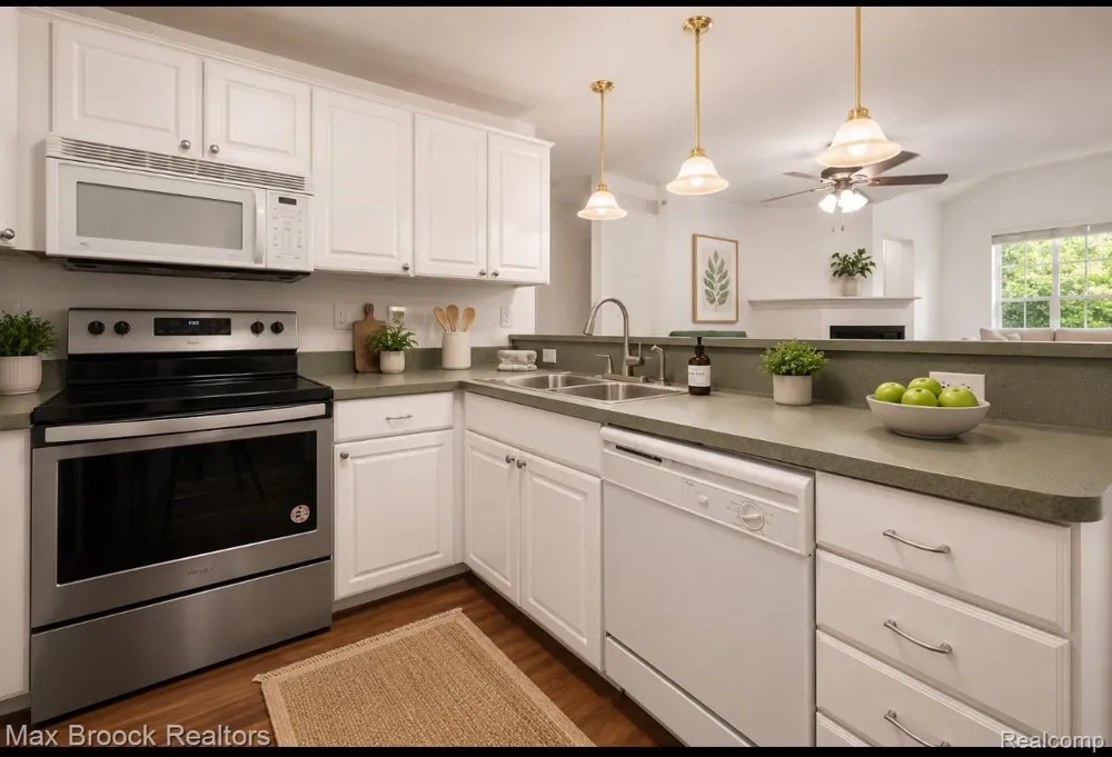 1102 Abigail Court Commerce Charter Township, MI 48390