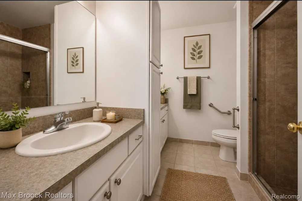 1102 Abigail Court Commerce Charter Township, MI 48390