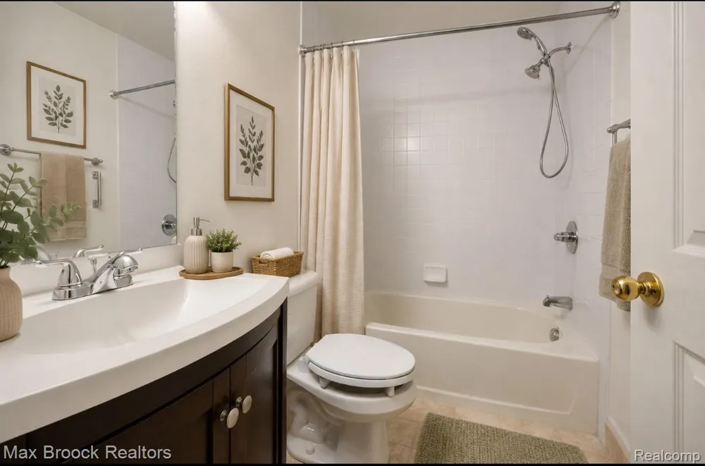 1102 Abigail Court Commerce Charter Township, MI 48390