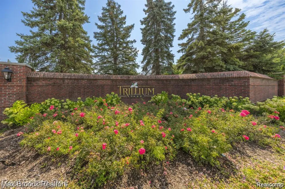 1102 Abigail Court Commerce Charter Township, MI 48390