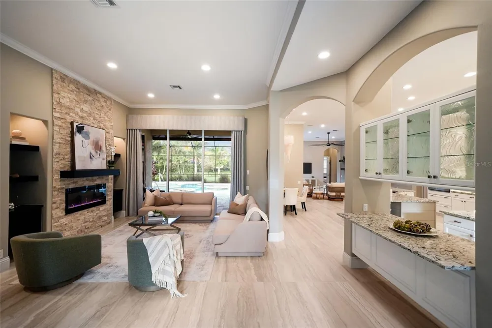 8122 LONE TREE GLEN Lakewood Ranch, FL 34202