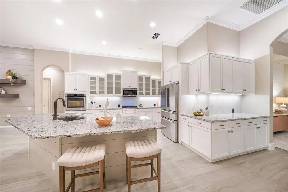 8122 LONE TREE GLEN Lakewood Ranch, FL 34202
