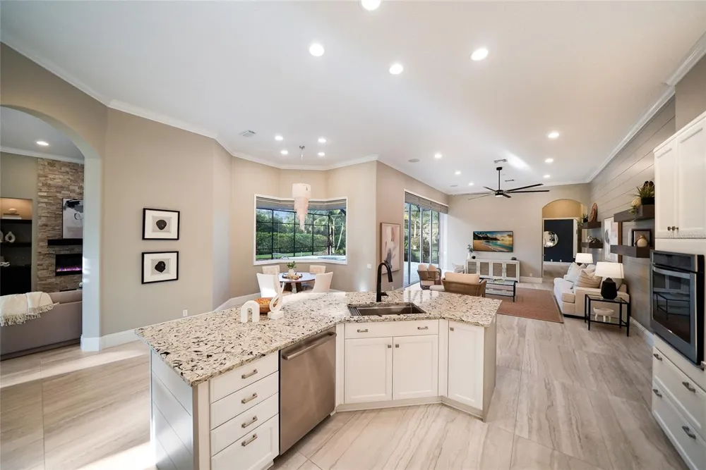 8122 LONE TREE GLEN Lakewood Ranch, FL 34202