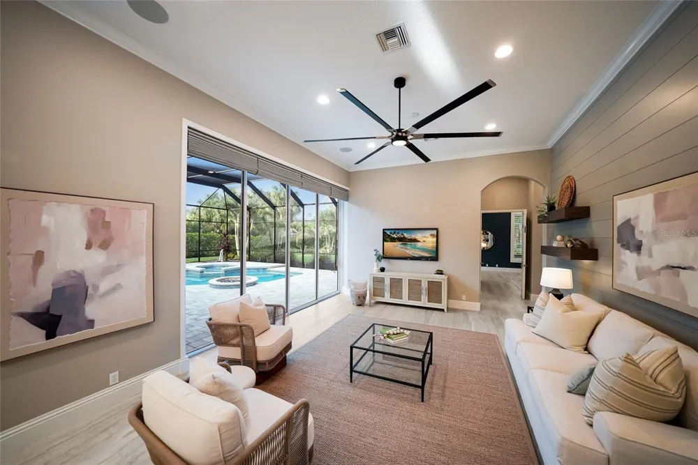 8122 LONE TREE GLEN Lakewood Ranch, FL 34202