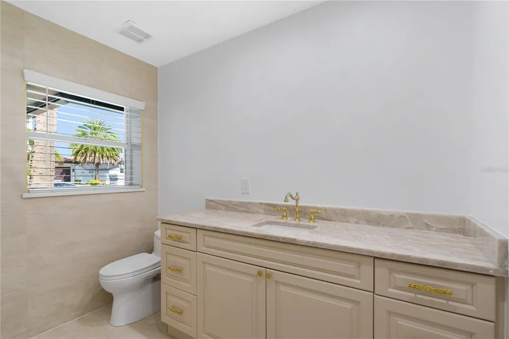 3924 VERSAILLES DRIVE Tampa, FL 33634