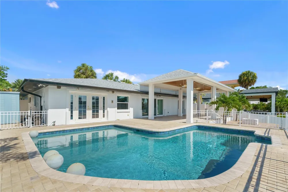 3924 VERSAILLES DRIVE Tampa, FL 33634