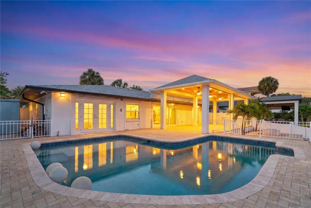 3924 VERSAILLES DRIVE Tampa, FL 33634