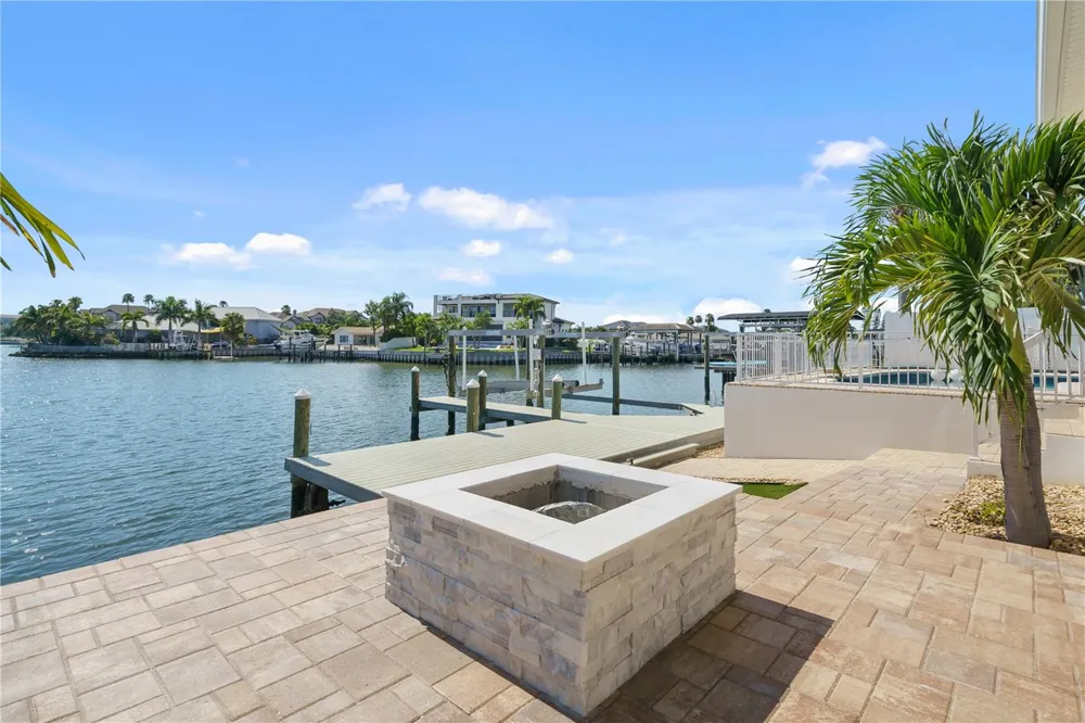 3924 VERSAILLES DRIVE Tampa, FL 33634