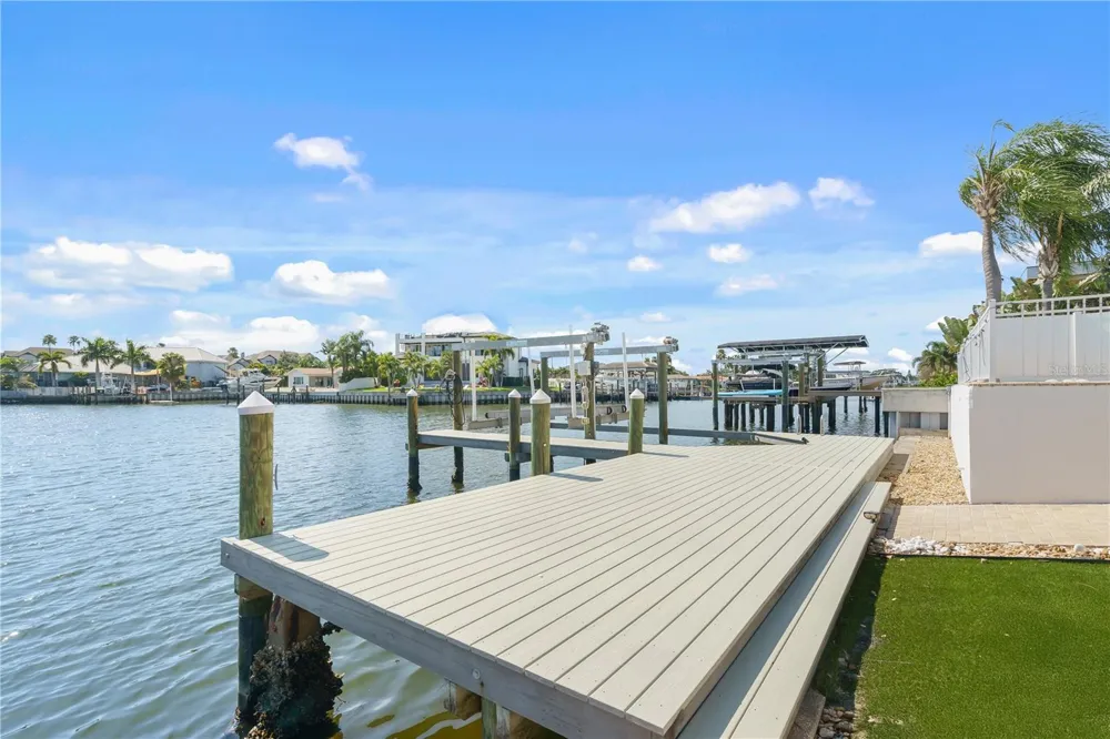 3924 VERSAILLES DRIVE Tampa, FL 33634