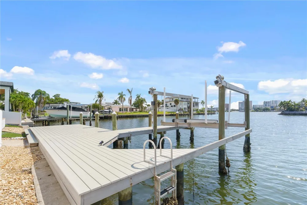 3924 VERSAILLES DRIVE Tampa, FL 33634