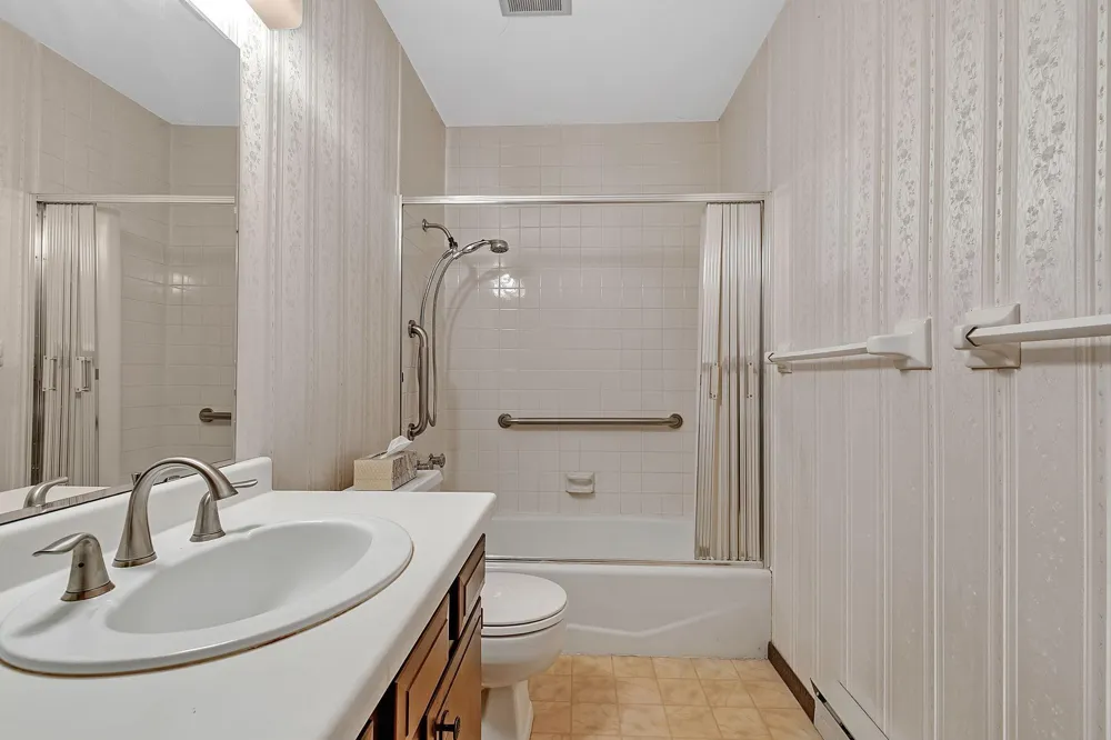 230 5th Avenue #C5 Saint Cloud, MN 56303