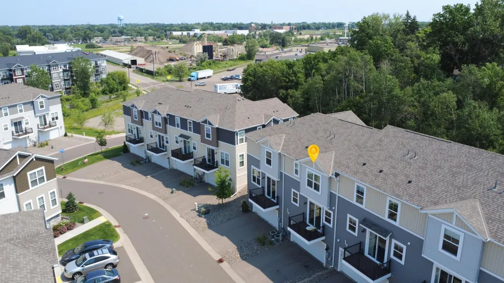 2215 Gateway Hill Road North Saint Paul, MN 55109